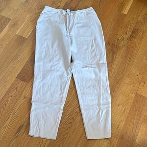 Avenue Straight Leg Pants in Light Beige
